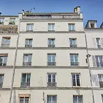 Amazing Apartment In Center Of Paris